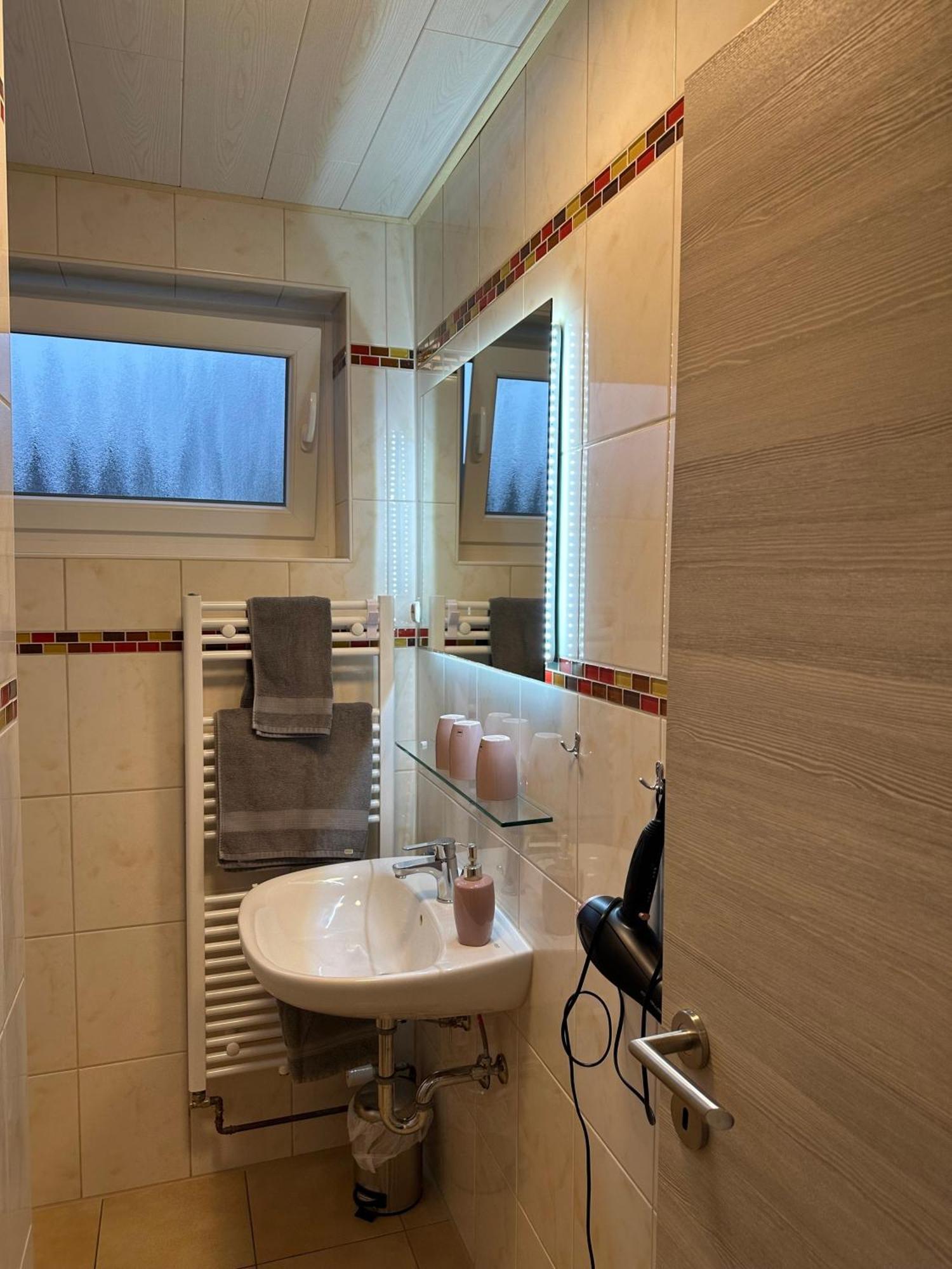 Ferienwohnung Haus Boje "Knurrhahn" Neuharlingersiel Esterno foto