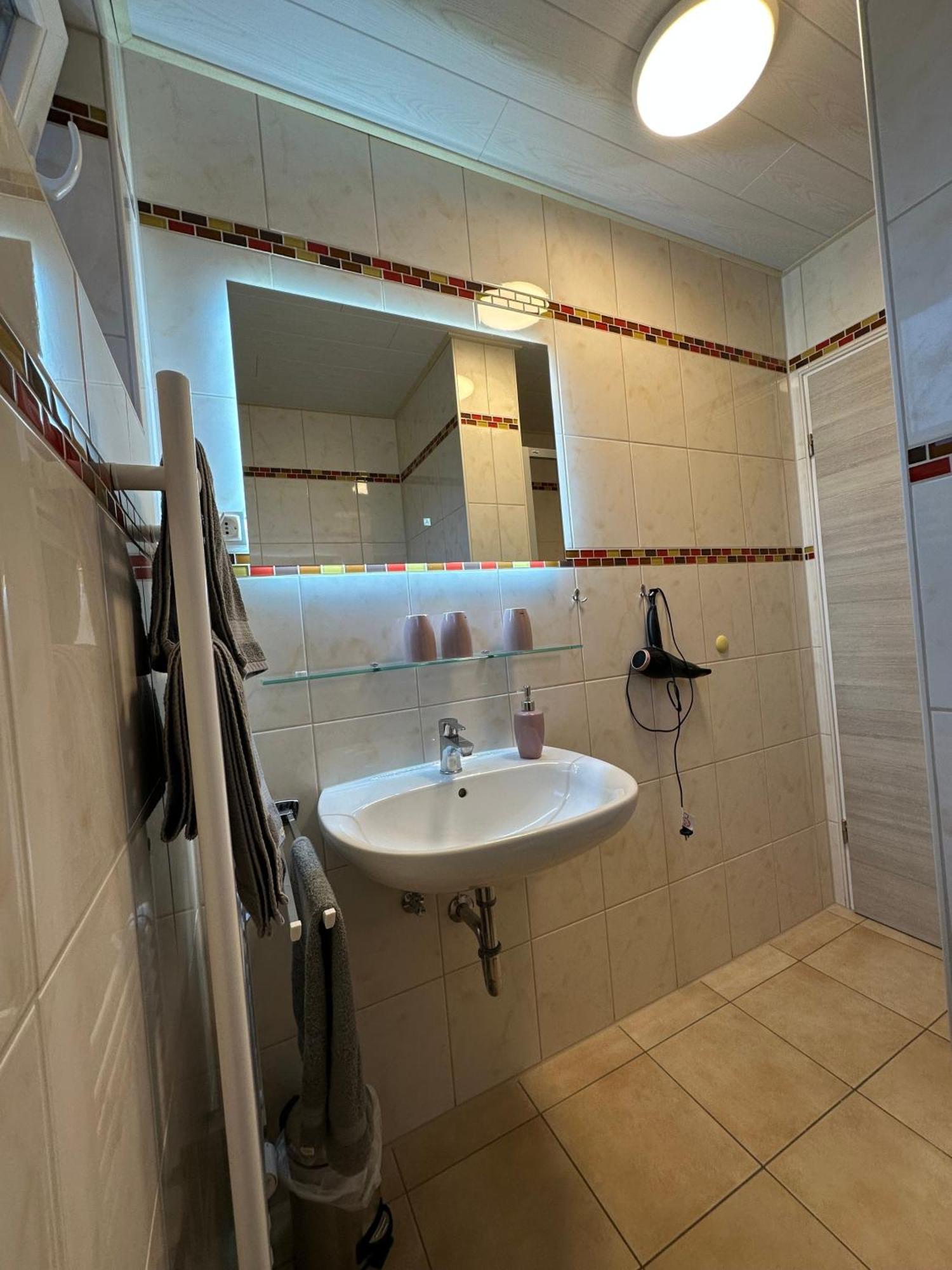 Ferienwohnung Haus Boje "Knurrhahn" Neuharlingersiel Esterno foto
